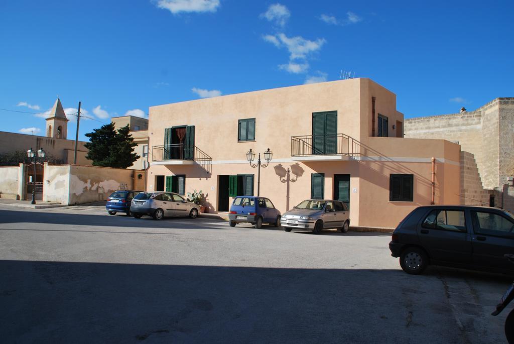 Il Giardino Ipogeo Apartment Favignana Luaran gambar